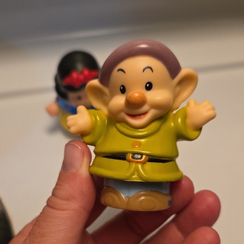Little People Disney Princess Snow White And Dopey Figurine - Picture 3 of 3